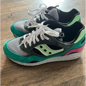 Womens Saucony Shadow 6000